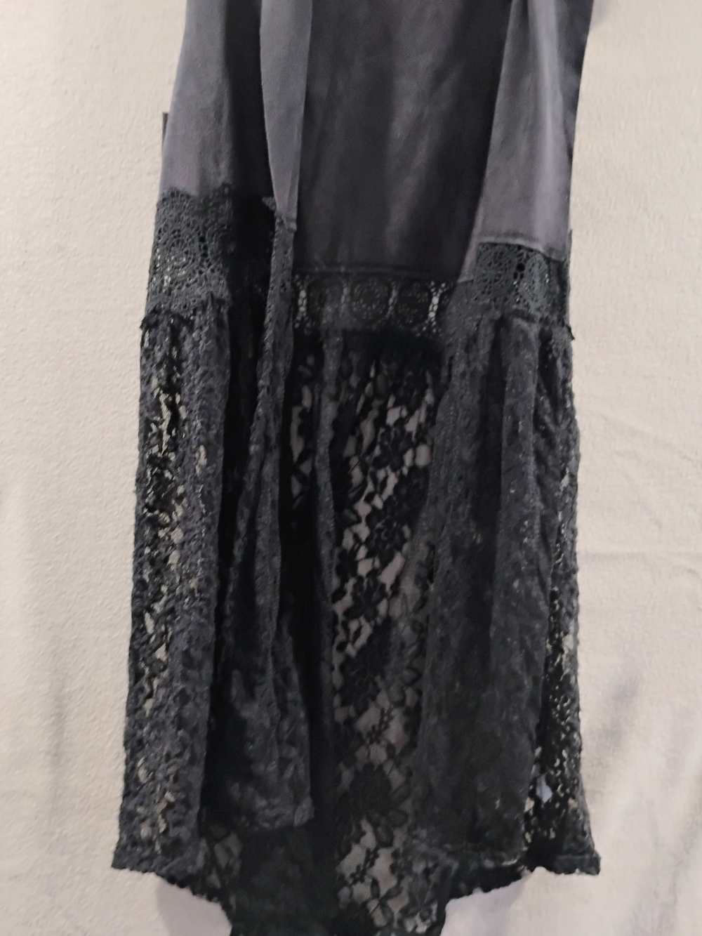 Vocal Black Lace High-Low Women's Top